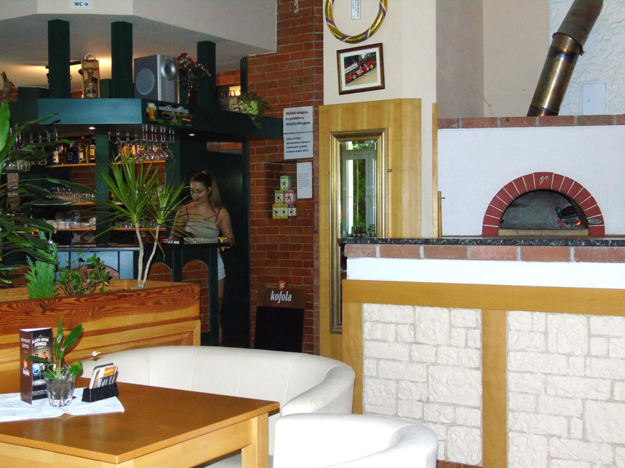 Toris Inn Trinec Εξωτερικό φωτογραφία